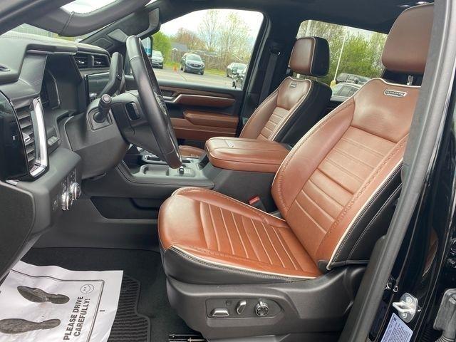 GMC Sierra 3500HD Denali Ultimate Crew Cab 4WD 2024