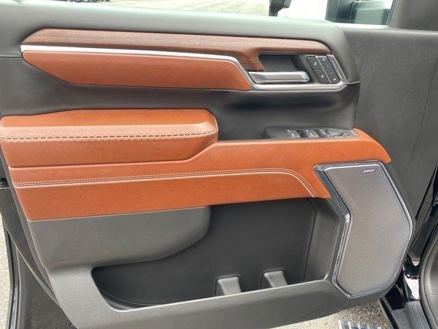 GMC Sierra 3500HD Denali Ultimate Crew Cab 4WD 2024