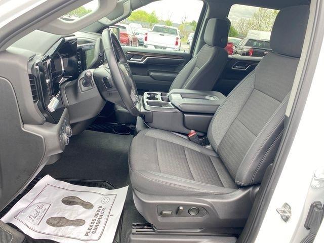 Chevrolet Silverado 1500 LT-L Crew Cab 4WD 2024