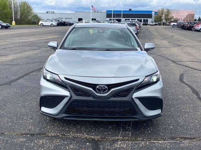 Toyota Camry SE 2023