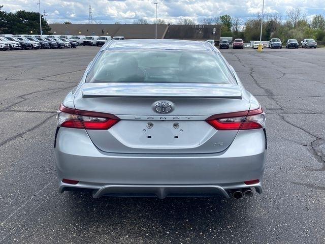 Toyota Camry SE 2023