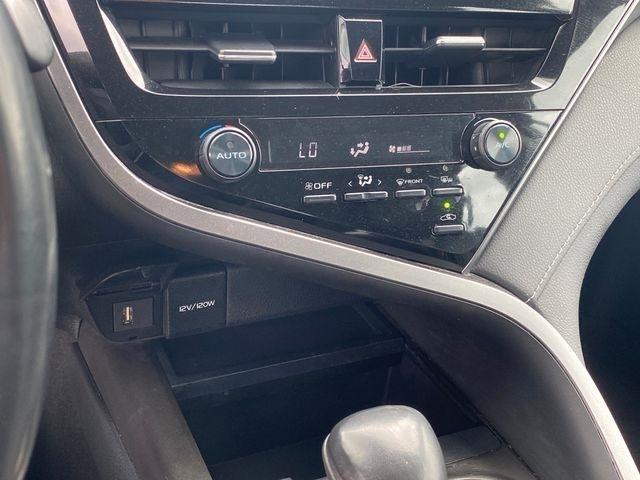 Toyota Camry SE 2023