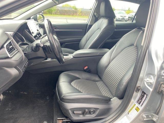 Toyota Camry SE 2023