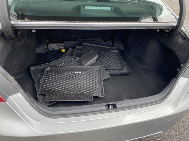 Toyota Camry SE 2023