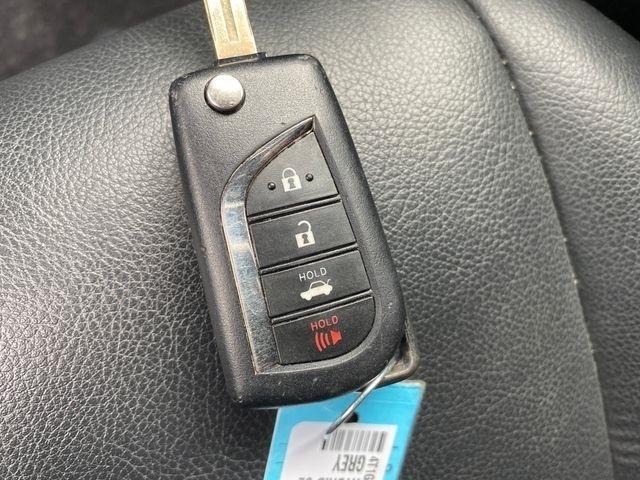 Toyota Camry SE 2023