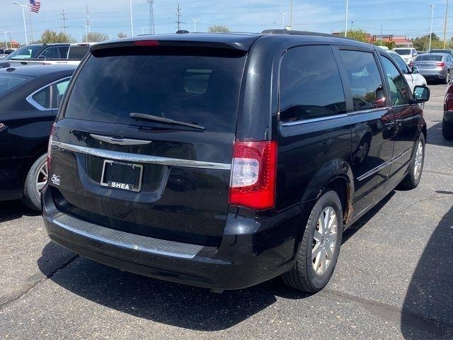 Chrysler Town & Country Touring-L 2011