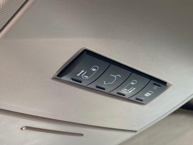 Chrysler Town & Country Touring-L 2011