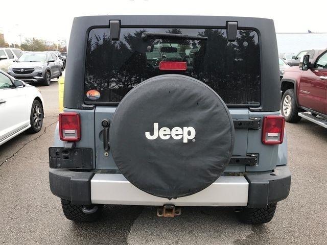 Jeep Wrangler Unlimited Sahara 4WD 2014