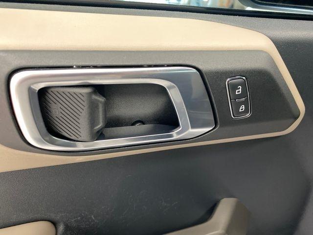 Ford Bronco Base 4-Door w/Advanced 2023