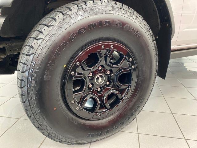 Ford Bronco Base 4-Door w/Advanced 2023