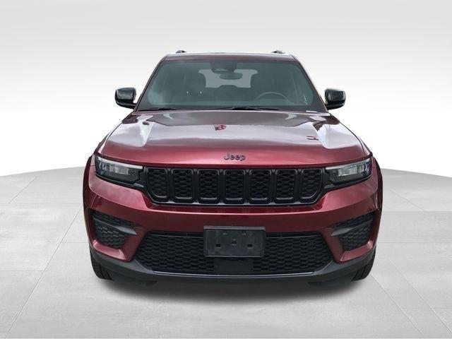 Jeep Grand Cherokee Laredo 4WD 2023