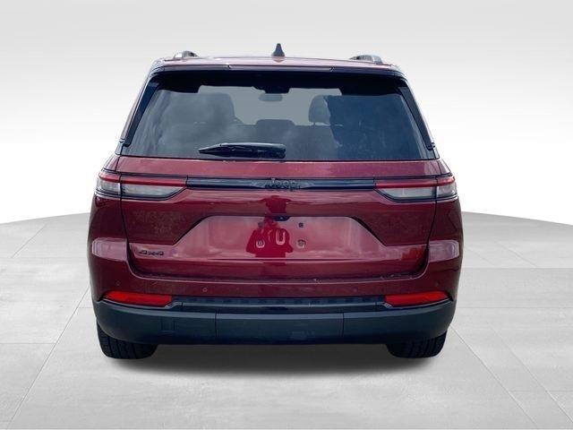 Jeep Grand Cherokee Laredo 4WD 2023