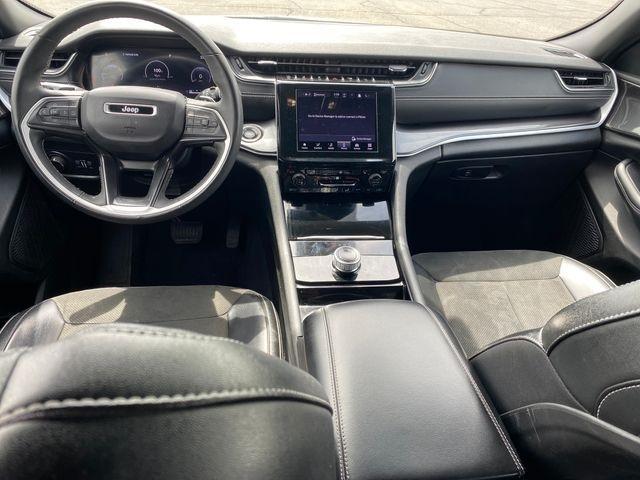 Jeep Grand Cherokee Laredo 4WD 2023