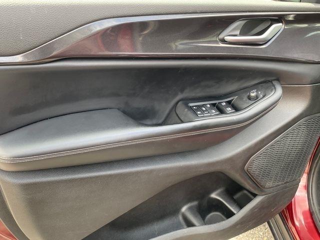 Jeep Grand Cherokee Laredo 4WD 2023