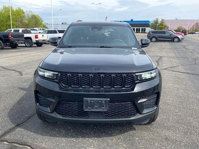 Jeep Grand Cherokee Laredo 4WD 2023