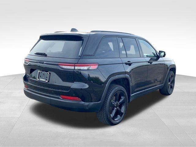 Jeep Grand Cherokee Laredo 4WD 2023