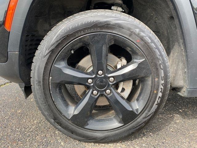 Jeep Grand Cherokee Laredo 4WD 2023