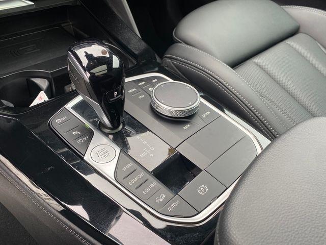 BMW X4 xDrive30i 2025
