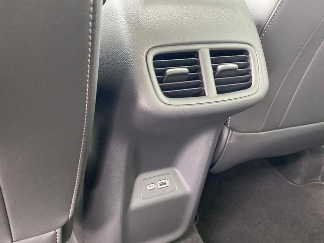 Buick Envision Essense 2023