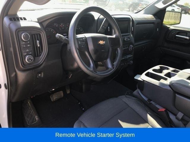 Chevrolet Silverado 1500 Custom Crew Cab 4WD 2024