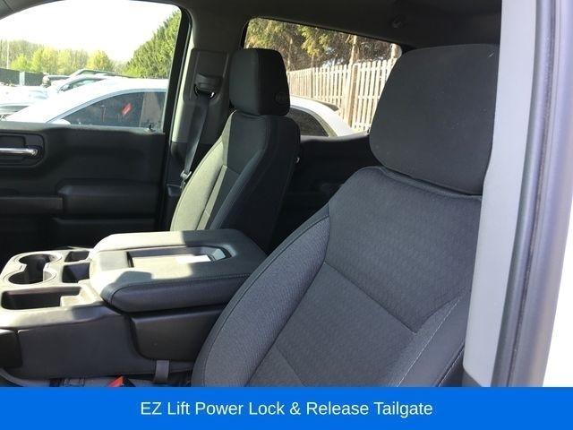 Chevrolet Silverado 1500 Custom Crew Cab 4WD 2024