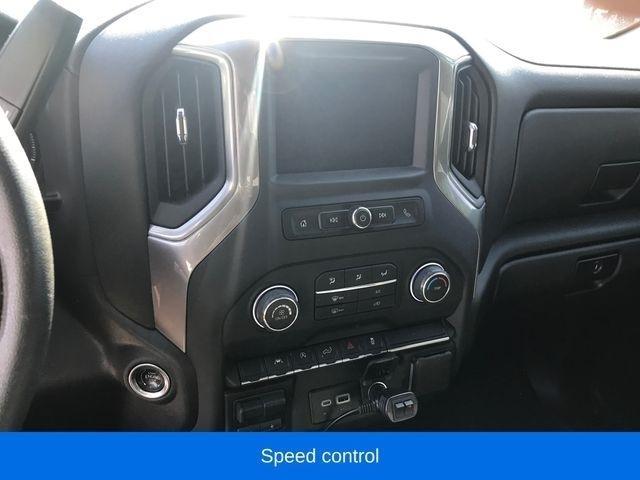 Chevrolet Silverado 1500 Custom Crew Cab 4WD 2024