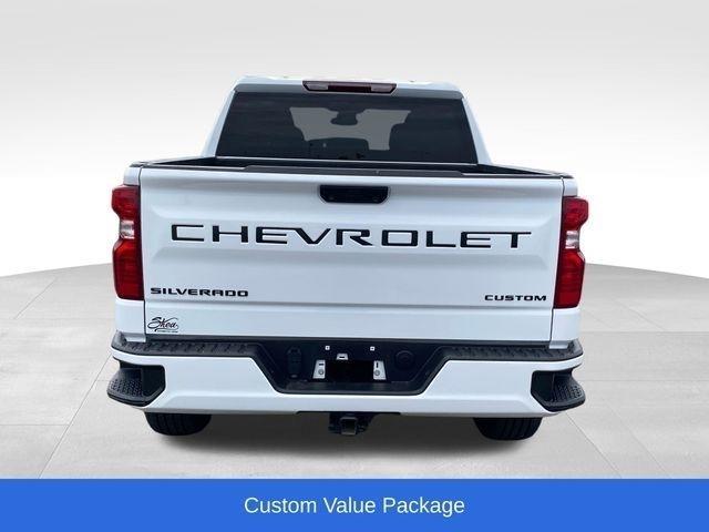 Chevrolet Silverado 1500 Custom Crew Cab 4WD 2024