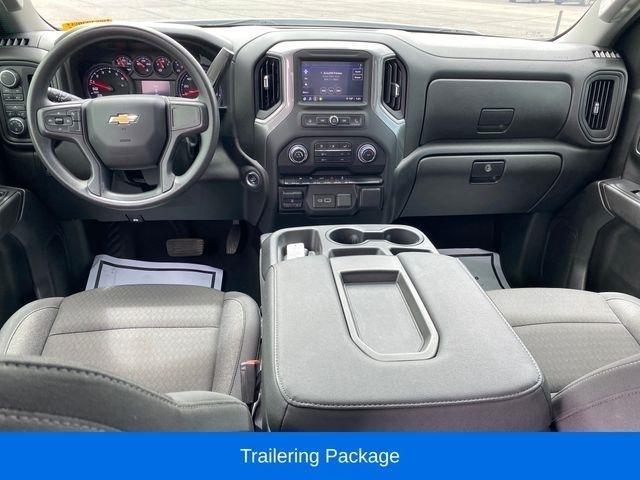 Chevrolet Silverado 1500 Custom Crew Cab 4WD 2024
