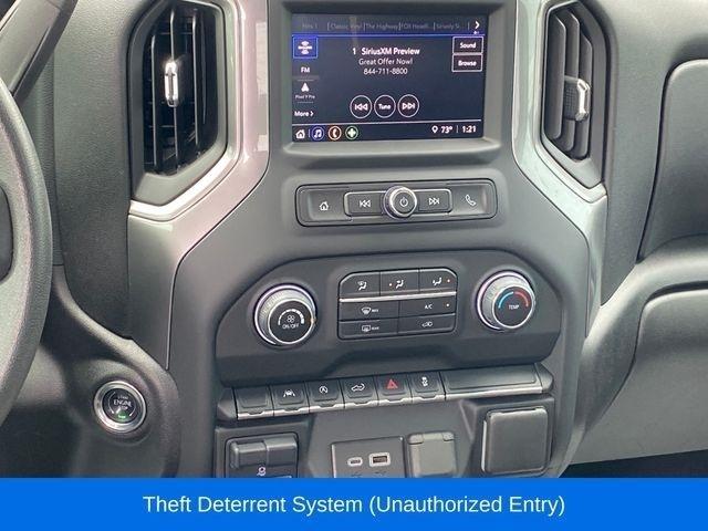 Chevrolet Silverado 1500 Custom Crew Cab 4WD 2024