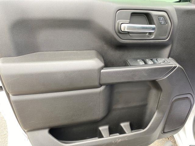 Chevrolet Silverado 1500 Custom Crew Cab 4WD 2024