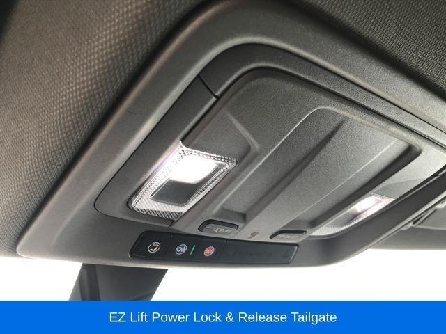 Chevrolet Silverado 1500 Custom Crew Cab Long Box 4WD 2021