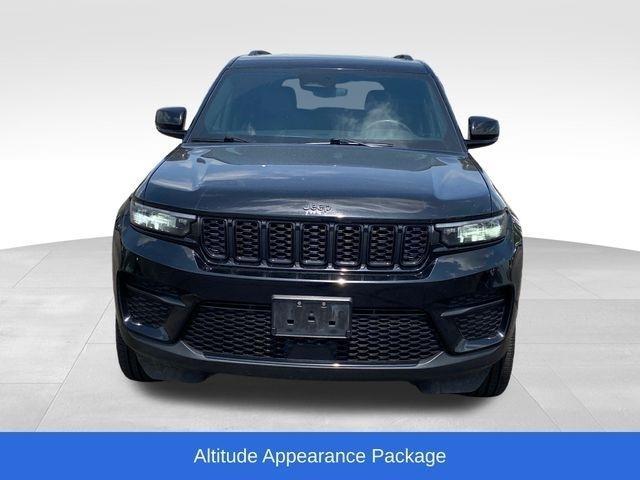 Jeep Grand Cherokee Laredo 4WD 2023