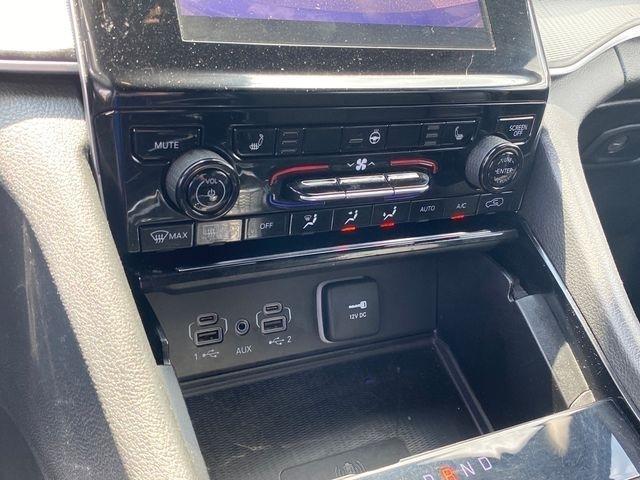 Jeep Grand Cherokee Laredo 4WD 2023