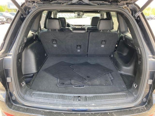 Jeep Grand Cherokee Laredo 4WD 2023