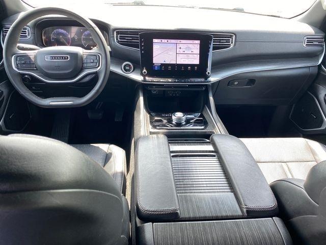 Jeep Wagoneer Series III 4WD 2023