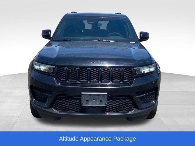 Jeep Grand Cherokee Laredo 4WD 2023
