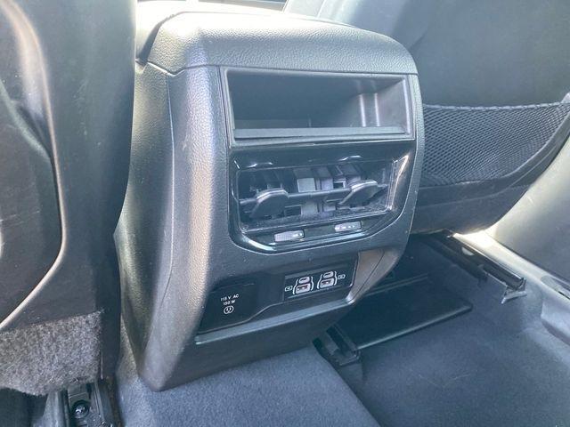 Jeep Grand Cherokee Laredo 4WD 2023