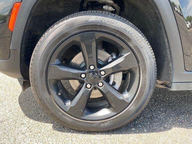 Jeep Grand Cherokee Laredo 4WD 2023
