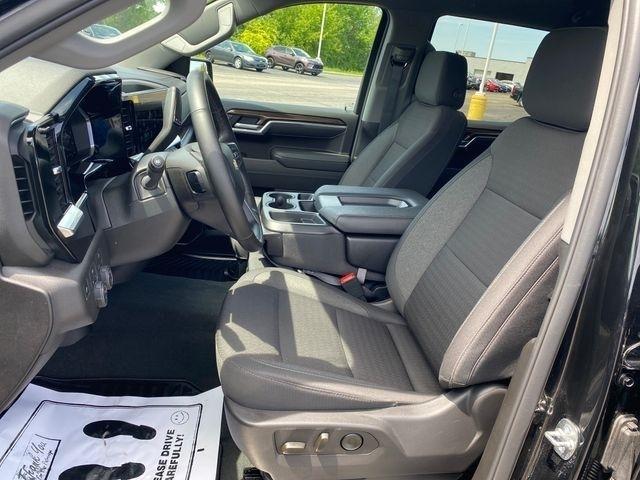 Chevrolet Silverado 1500 LT Crew Cab 4WD 2026