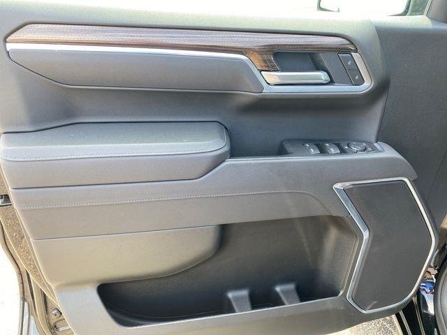 Chevrolet Silverado 1500 LT Crew Cab 4WD 2026