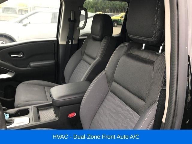 Nissan Frontier SV Crew Cab 4WD 2023
