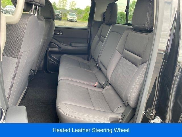 Nissan Frontier SV Crew Cab 4WD 2023