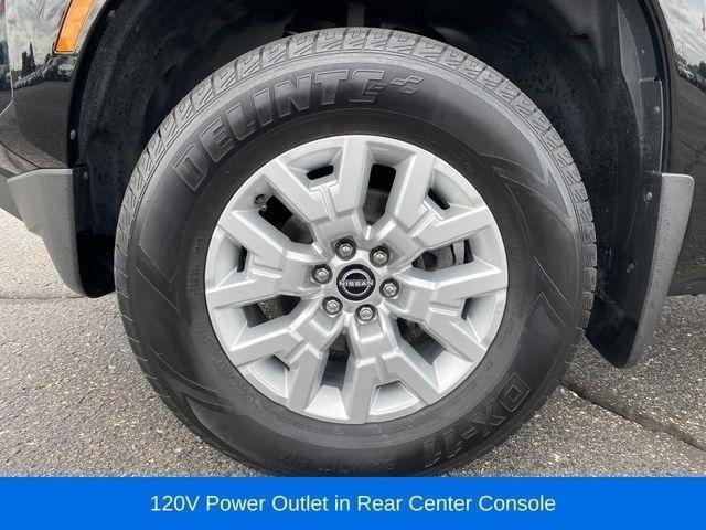 Nissan Frontier SV Crew Cab 4WD 2023