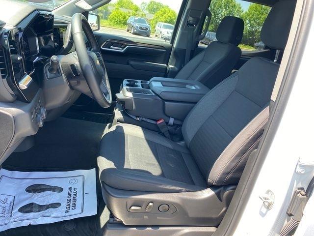 Chevrolet Silverado 1500 LT-L Crew Cab 4WD 2025