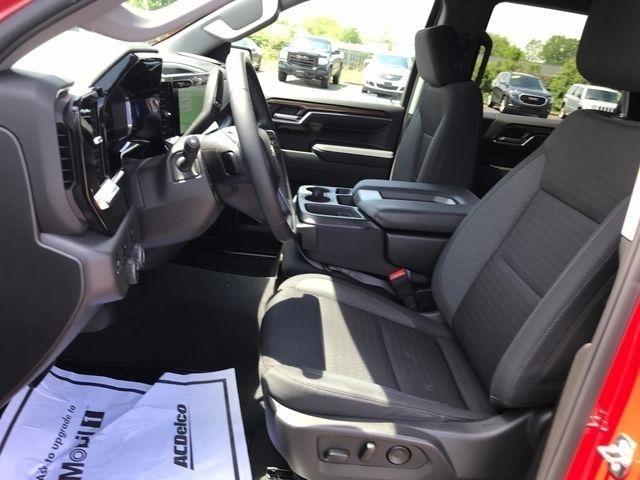 Chevrolet Silverado 1500 LT-L Crew Cab 4WD 2024