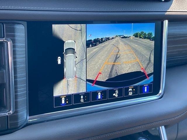 GMC Yukon Denali 4WD 2023