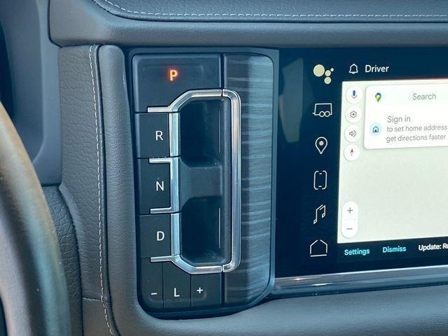 GMC Yukon Denali 4WD 2023