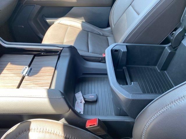 GMC Yukon Denali 4WD 2023