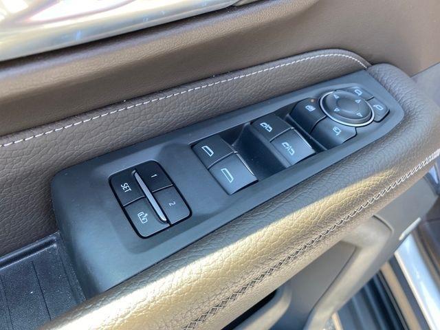 GMC Yukon Denali 4WD 2023