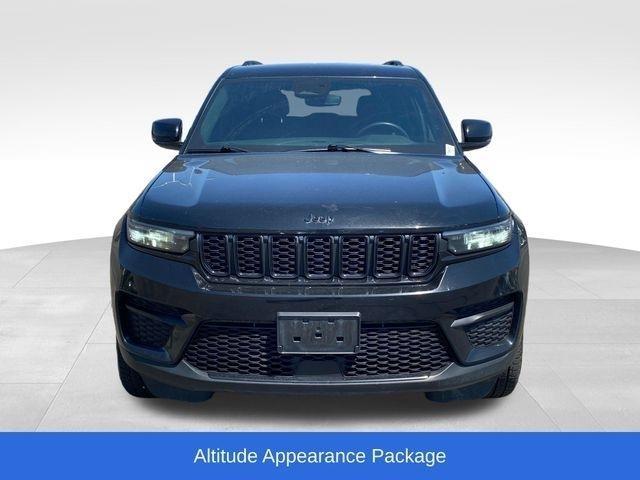 Jeep Grand Cherokee Laredo 4WD 2023